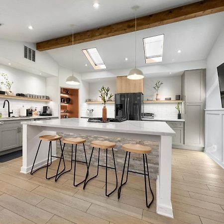 Open Airy Custom Designed Home - 2Kings - Sleeps 14 Houston Bagian luar foto