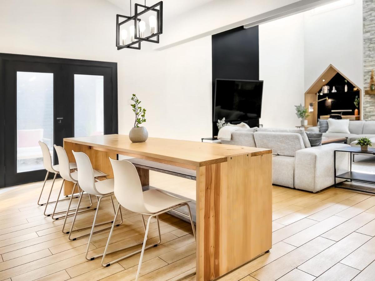 Open Airy Custom Designed Home - 2Kings - Sleeps 14 Houston Bagian luar foto