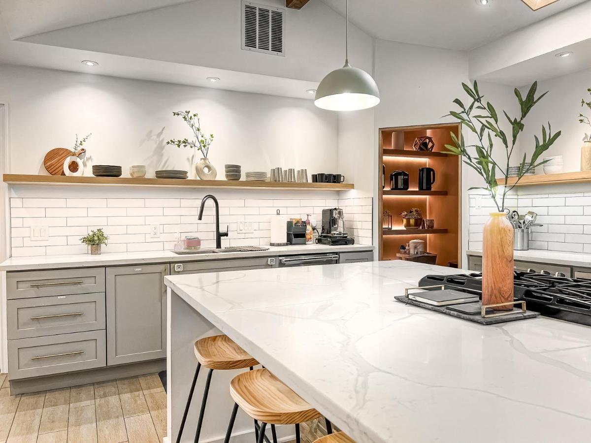 Open Airy Custom Designed Home - 2Kings - Sleeps 14 Houston Bagian luar foto