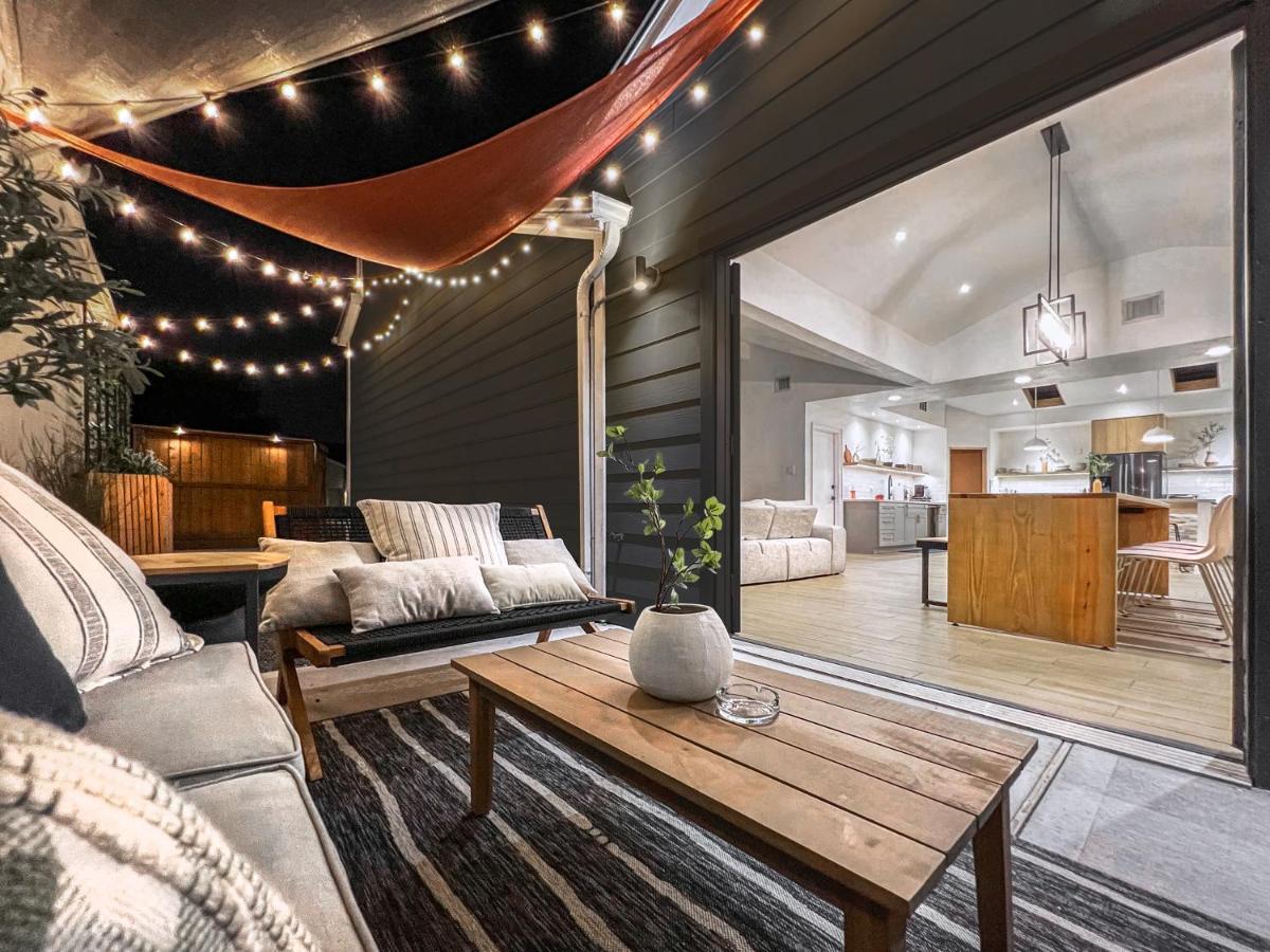 Open Airy Custom Designed Home - 2Kings - Sleeps 14 Houston Bagian luar foto